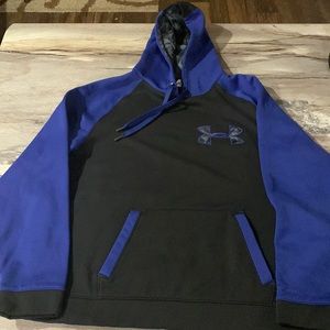 Large Under Armour sweatshirt